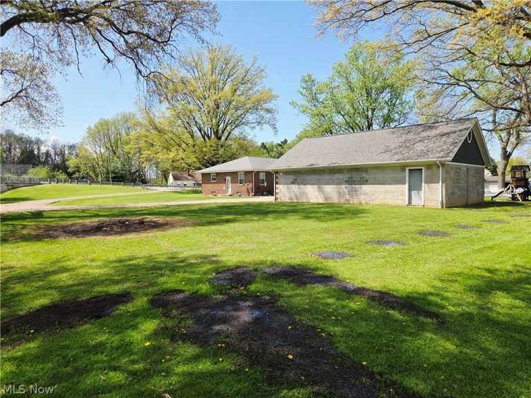 5869 Oberlin Road, Amherst, OH - Photo 4