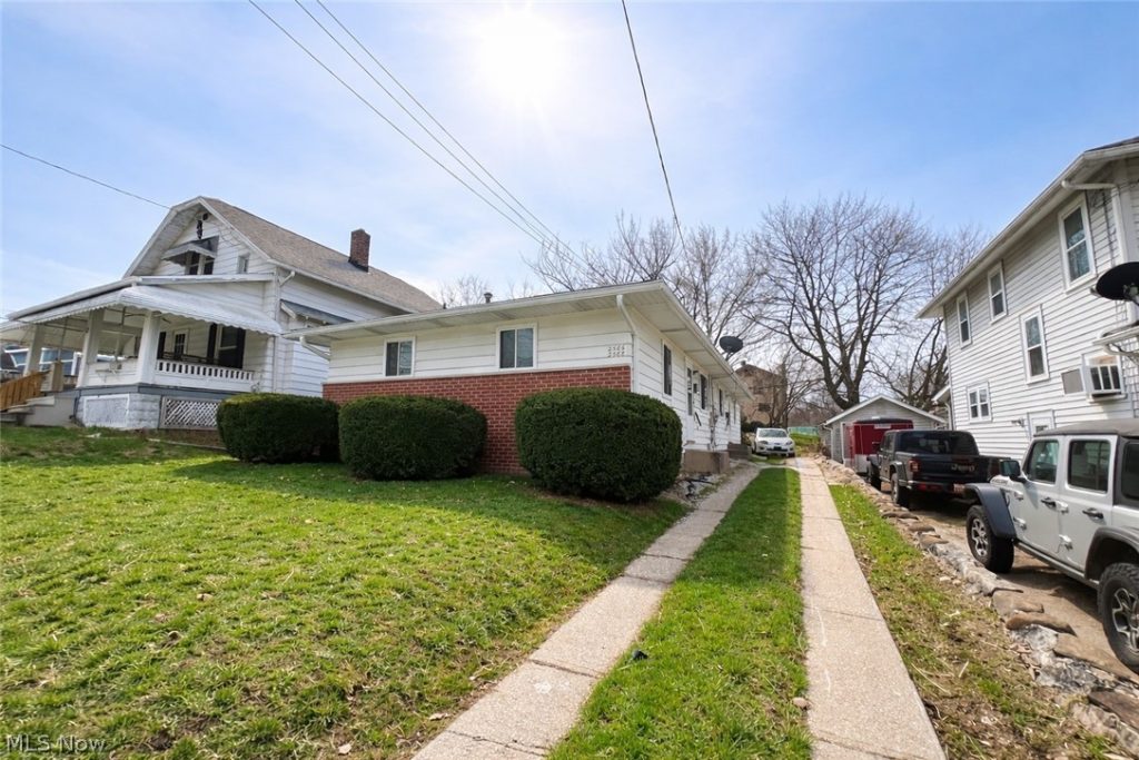 2566 & 2568 Albrecht Avenue, Akron, OH