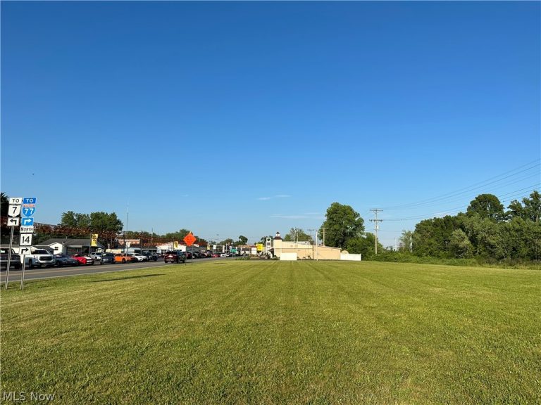 Rt 14, Williamstown, WV, 26187