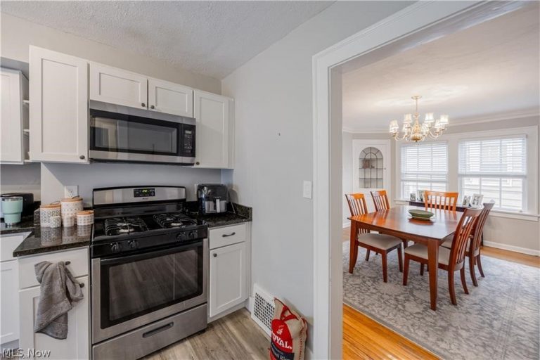 18520 Winslow Road, Shaker Heights, OH - Photo 3