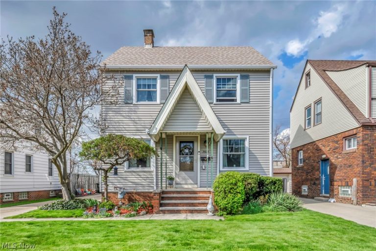2902 Marmore Avenue, Parma, OH - Photo 2
