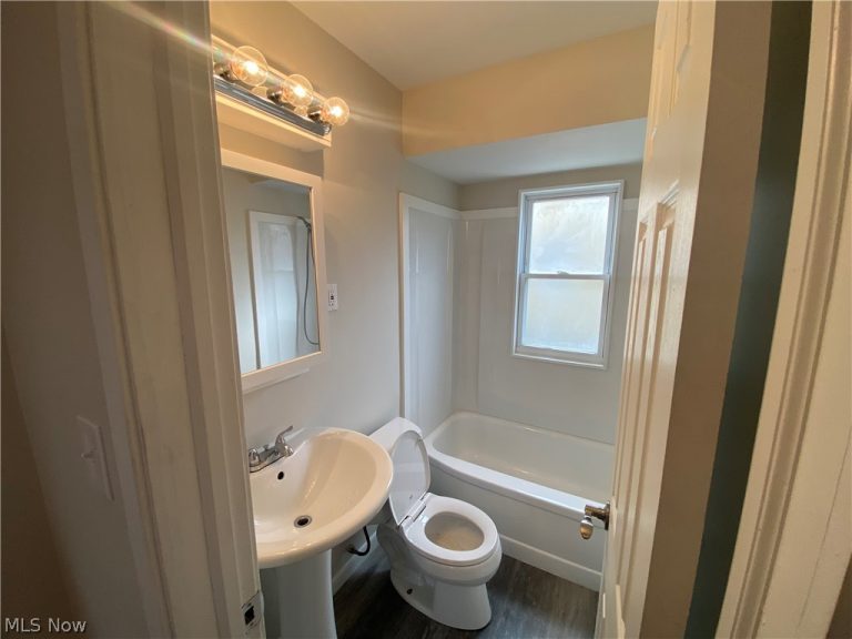 805 254th Street, Euclid, OH - Photo 6