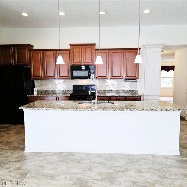 5137 Hartwell Lane, Brunswick Hills, OH - Photo 3