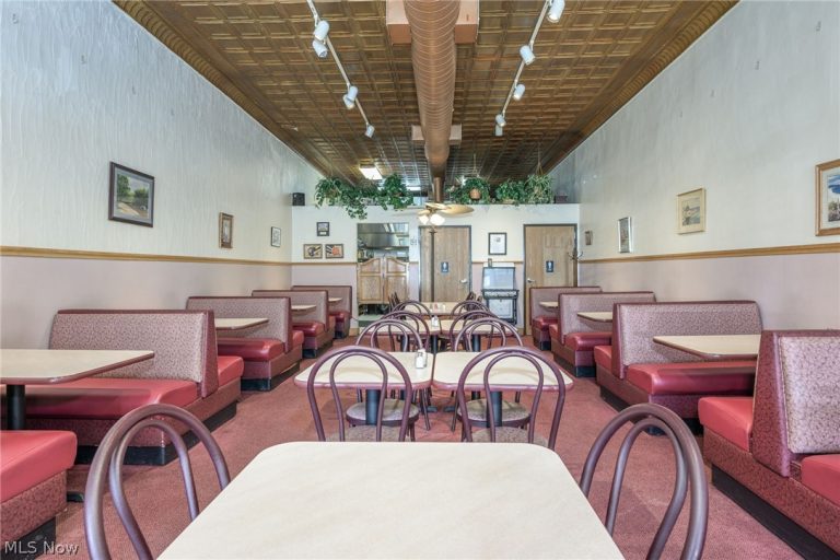 314 Pioneer Street, Akron, OH - Photo 5