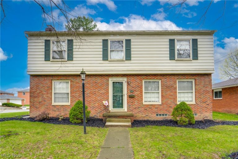 584 Hawkins Avenue, Akron, OH - Photo 2