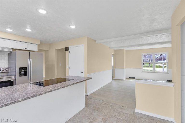 620 Lindford Drive, Bay Village, OH - Photo 4