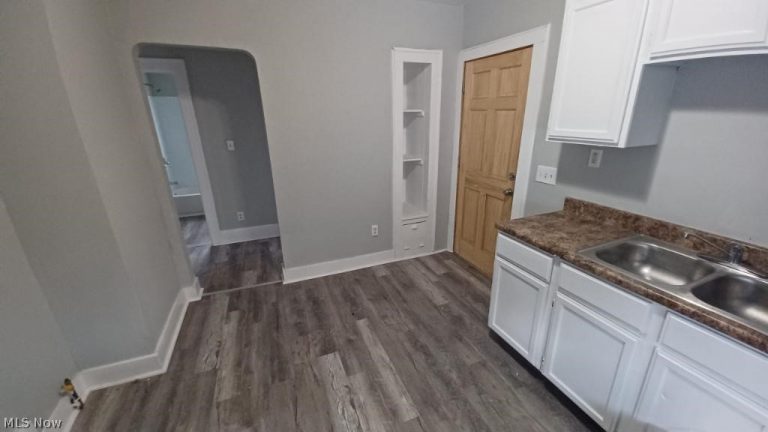 1719 Wayside Road, Cleveland, OH - Photo 3