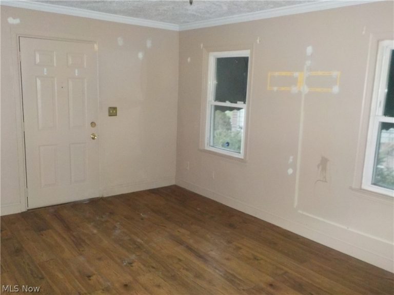 2456 37th Street, Lorain, OH - Photo 2