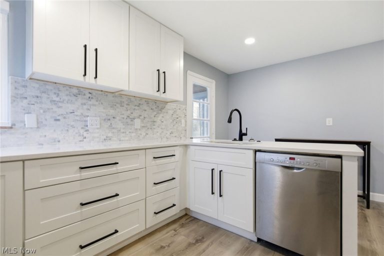 295 276th Street, Euclid, OH - Photo 6