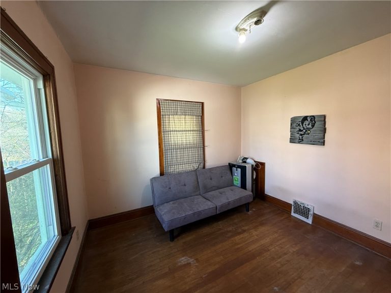 18309 Edgerton Road, Cleveland, OH - Photo 8