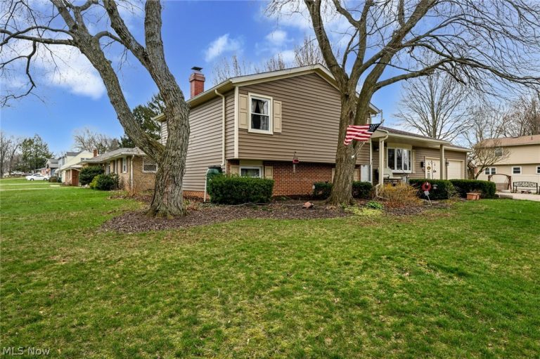 300 Castleton Road, North Canton, OH - Photo 4