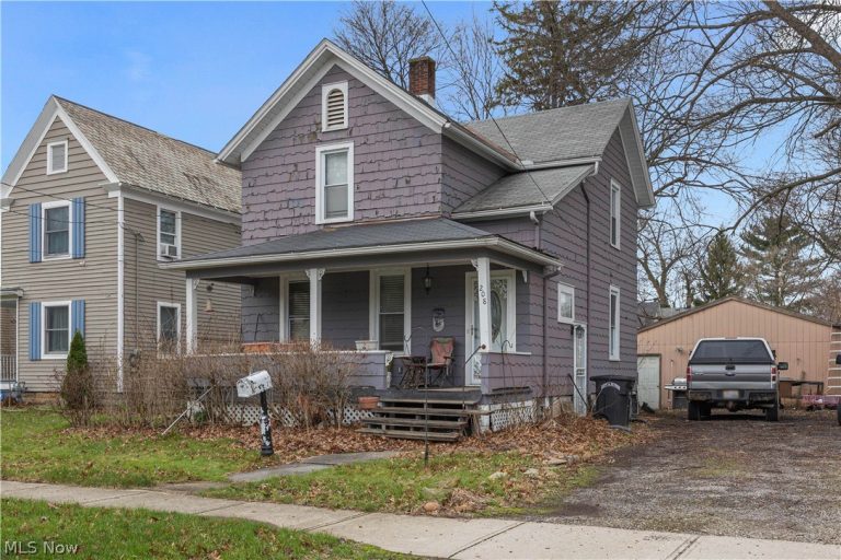 208 Glenwood Street, Elyria, OH - Photo 2