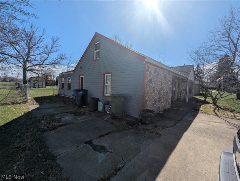 1085 Stevens Boulevard, Eastlake, OH - Photo 3