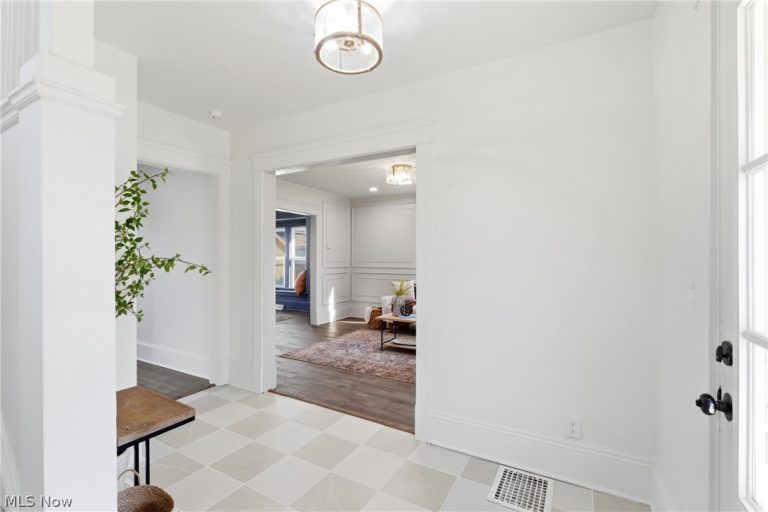 218 Huntington Street, Medina, OH - Photo 4