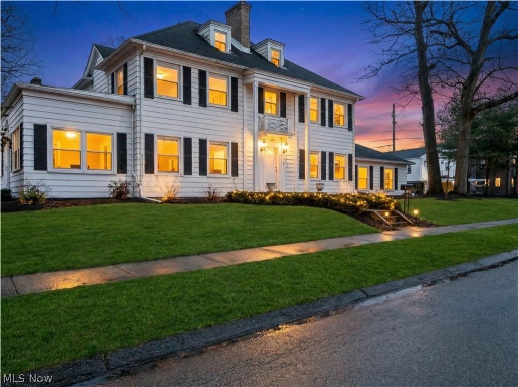 28 Jennette Drive, Youngstown, OH