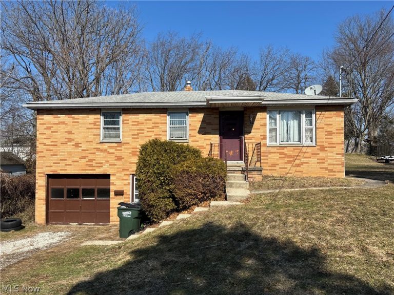 627 Lincoln Avenue, Barberton, OH, 44203
