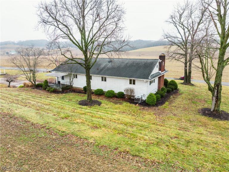 3967 Crooked Run Road, New Philadelphia, OH - Photo 8