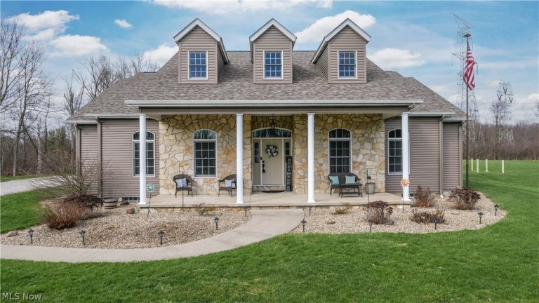 440 Kimberly Drive, Aurora, OH - Photo 3