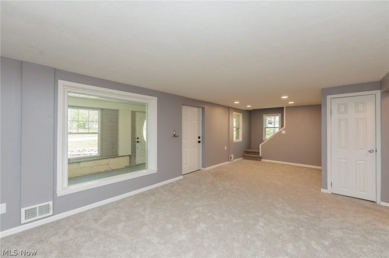 3679 Sanford Avenue, Stow, OH - Photo 3