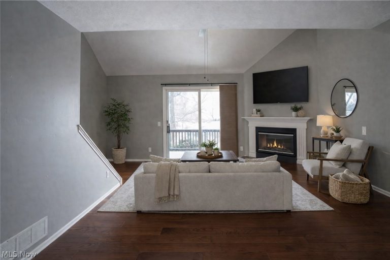 4985 Searls Drive, North Canton, OH - Photo 3