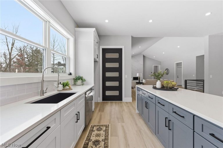 2069 Mattingly Road, Hinckley, OH - Photo 8