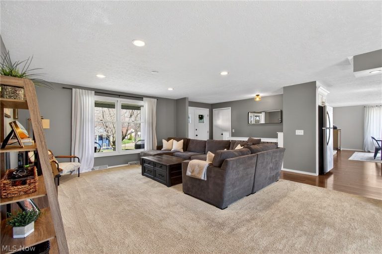 2053 Ironwood Circle, Massillon, OH - Photo 6