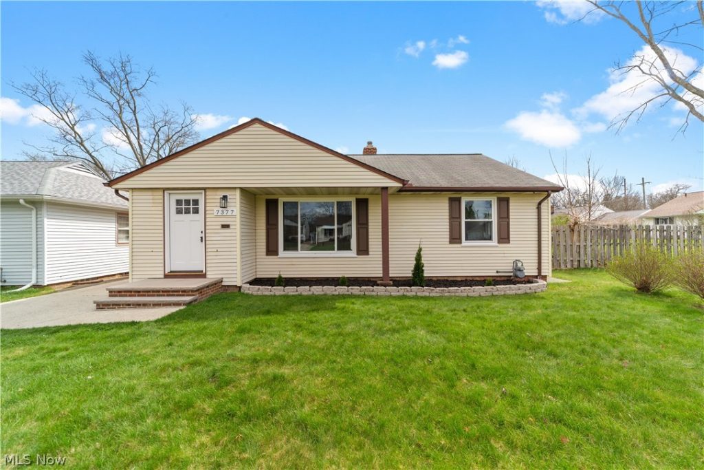 7377 Greenleaf Avenue, Parma, OH