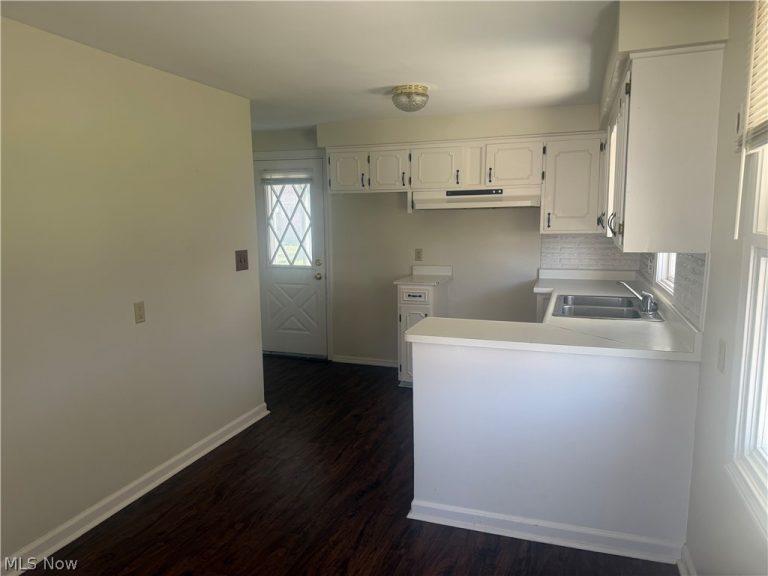 2471 Chaney Circle, Youngstown, OH - Photo 4