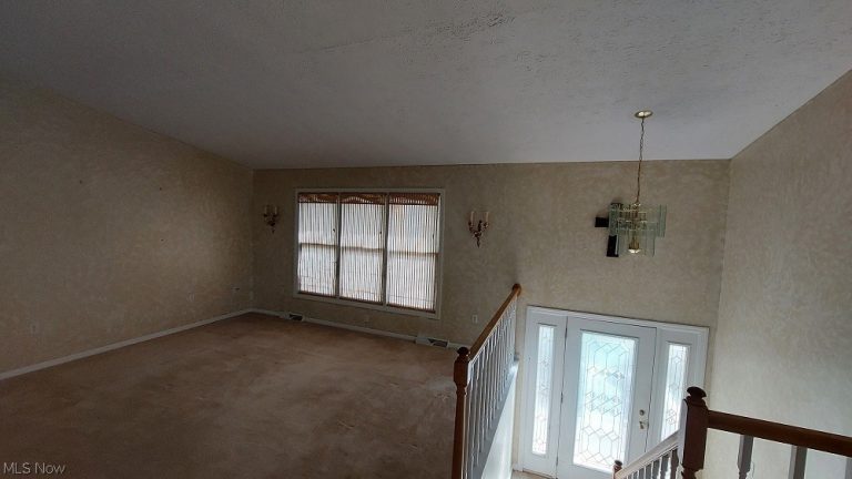 3241 Saint Charles Drive, Steubenville, OH - Photo 3