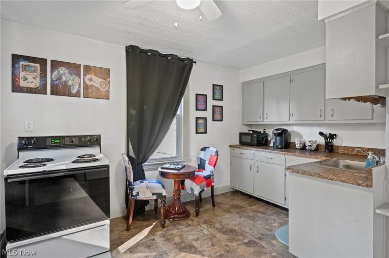 9519 Preston Avenue #UP, Cleveland, OH - Photo 4