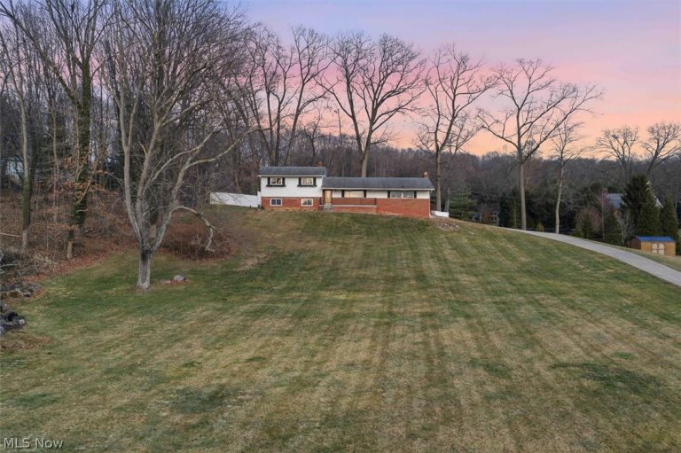 11121 Lafayette Drive, Canal Fulton, OH - Photo 2