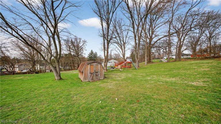 1952 Caroline Avenue, Norton, OH - Photo 8