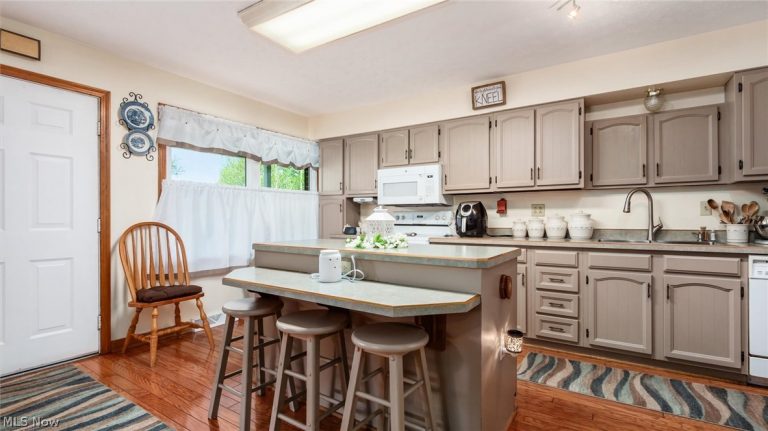 3020 Broadvue Circle, Zanesville, OH - Photo 5