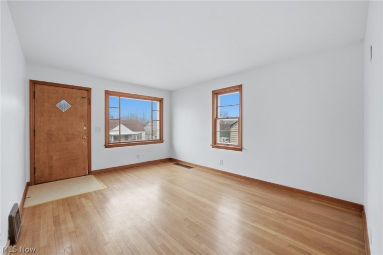 1614 Colonial Boulevard, Canton, OH - Photo 5