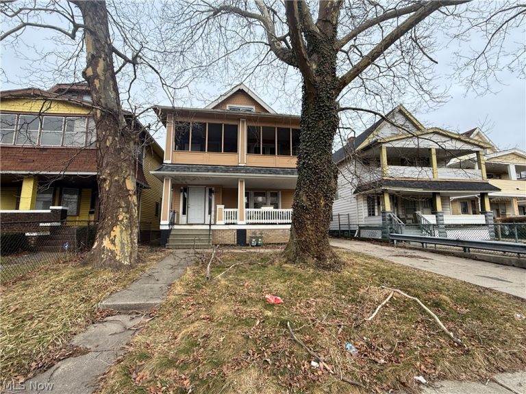 851 Paxton Road, Cleveland, OH - Photo 2