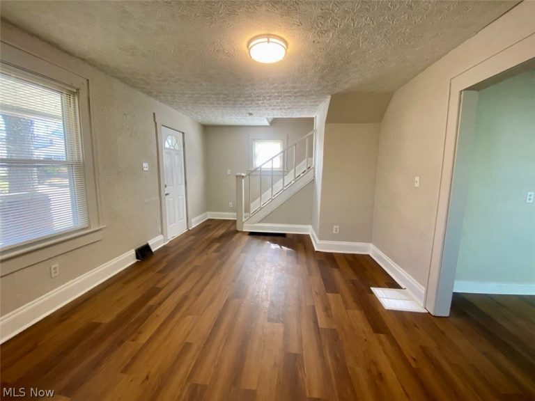 748 Merton Avenue, Akron, OH - Photo 2