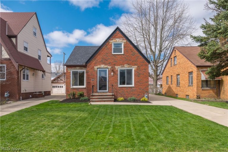 6392 Doncaster Avenue, Parma, OH, 44129