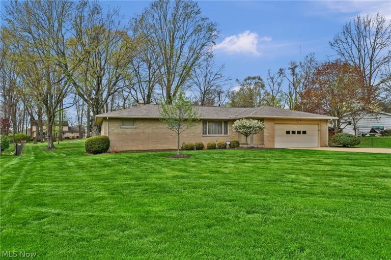 5637 Griffith Avenue, North Canton, OH - Photo 2