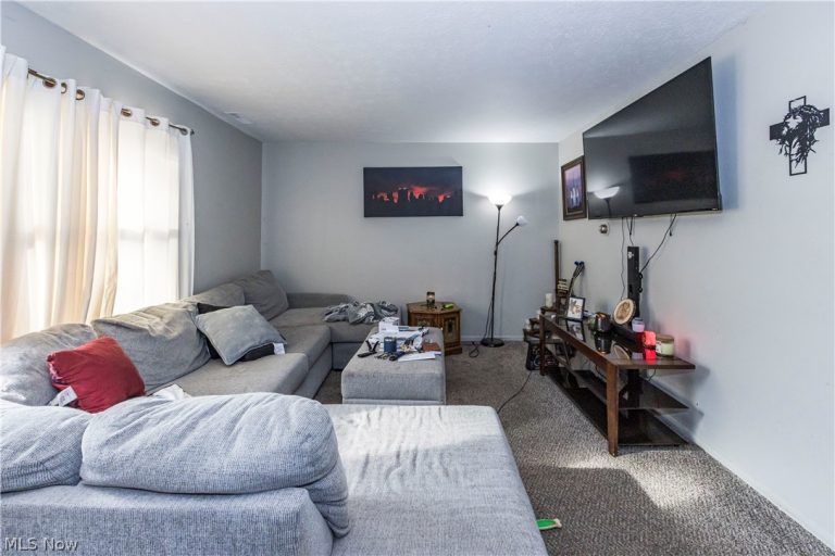 3800 Grace Drive, Kent, OH - Photo 3