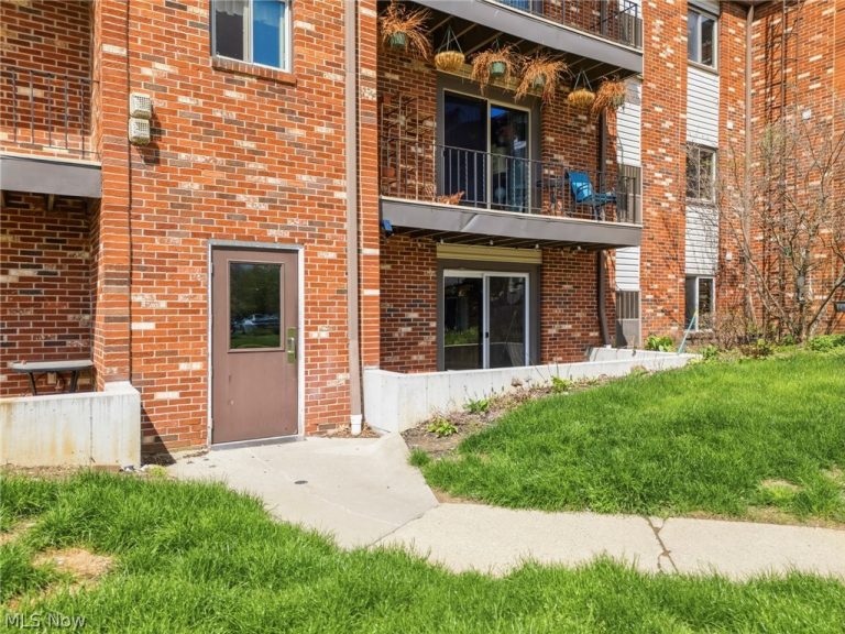 5240 Emil Avenue #102, Navarre, OH - Photo 5