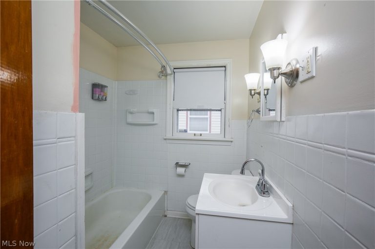 1014 Roslyn Avenue, Canton, OH - Photo 5