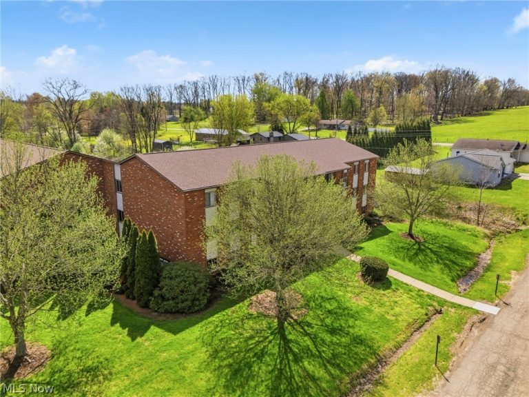 5240 Emil Avenue #102, Navarre, OH - Photo 3