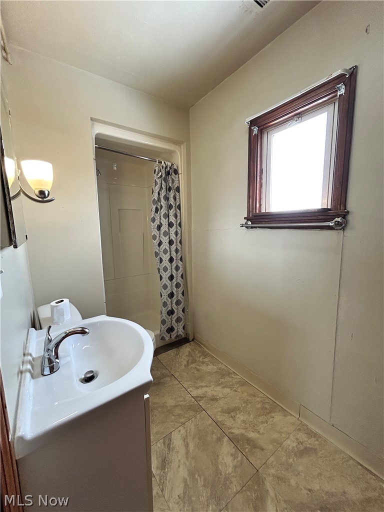 1120 Main Street #3, Follansbee, WV - Photo 5