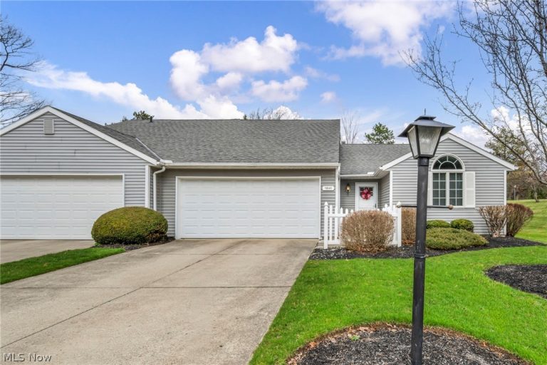 9841 Brookline Oval, Strongsville, OH, 44136