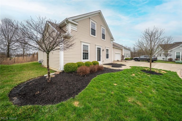 8708 Wakefield Run, North Ridgeville, OH - Photo 3