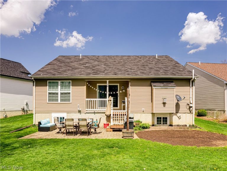 38122 Rocky Run Court, North Ridgeville, OH - Photo 2