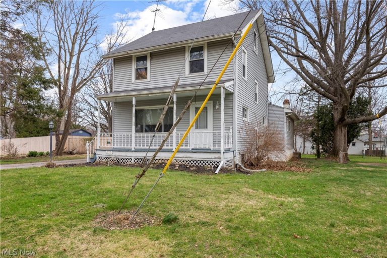 255 42nd Street, Lorain, OH - Photo 2