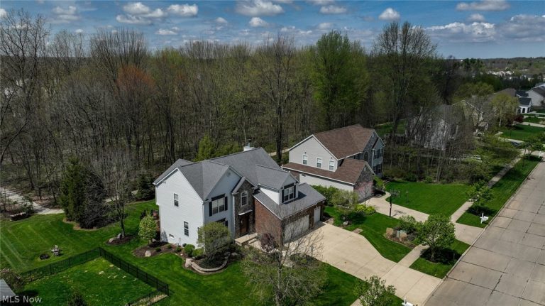 980 Queens Gate Way, Wadsworth, OH - Photo 3