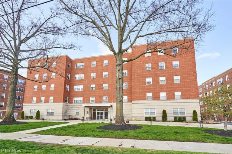 18975 Van Aken Boulevard #411, Shaker Heights, OH, 44122