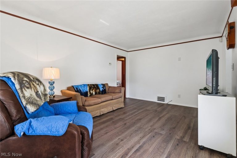 4252 Ridgeview Road, Cleveland, OH - Photo 4